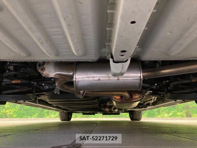 Toyota VOXY 2021-02 7458708-18