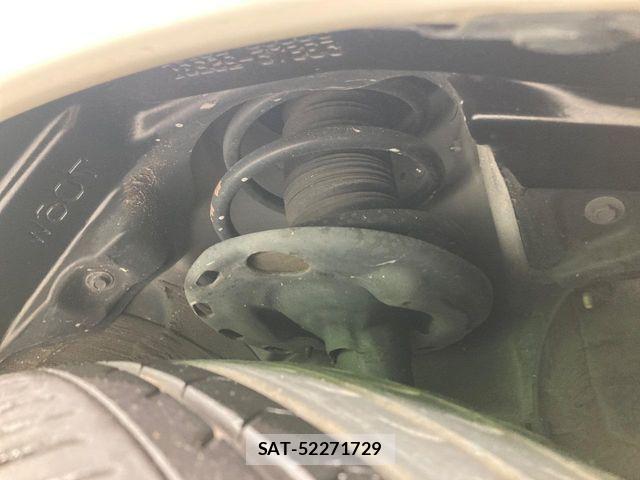 Toyota VOXY 2021-02 7458708-19