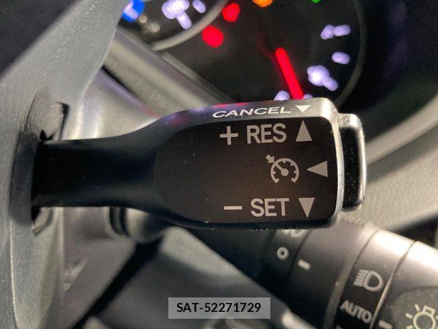 Toyota VOXY 2021-02 7458708-6