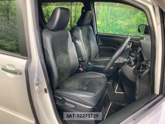 Toyota VOXY 2021-02 7458708-7