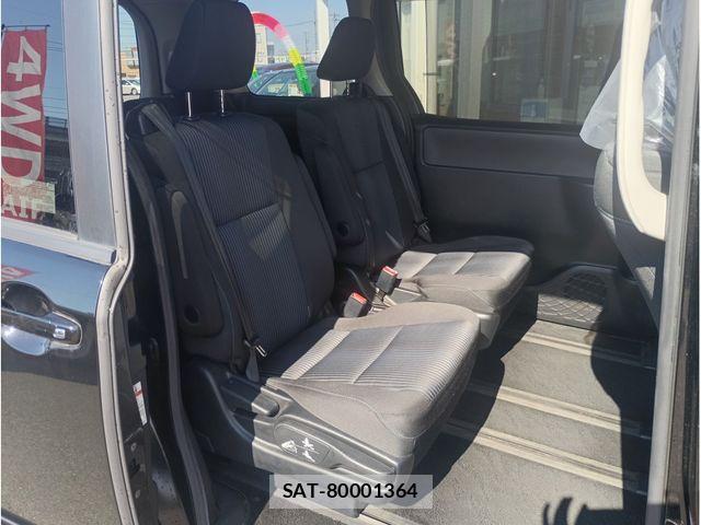 Toyota VOXY 2015-07 7458743-4