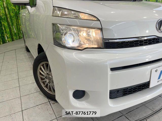 Toyota VOXY 2013-02 7458757-12
