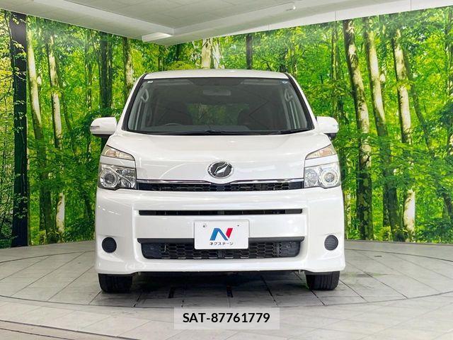 Toyota VOXY 2013-02 7458757-14