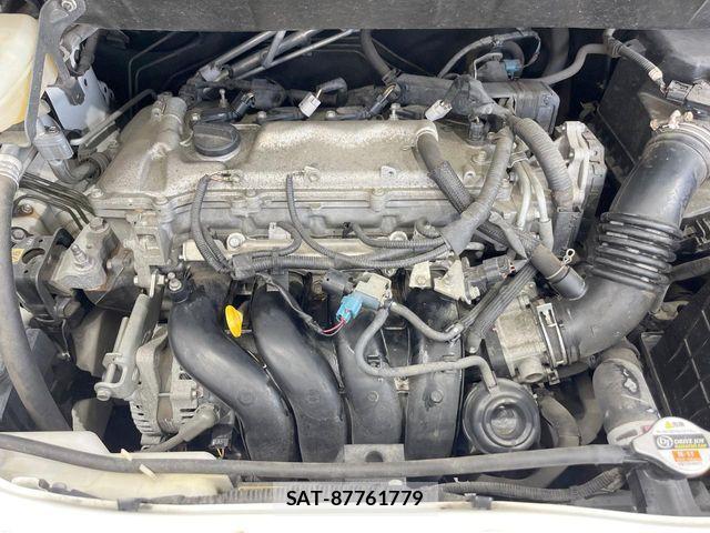 Toyota VOXY 2013-02 7458757-17