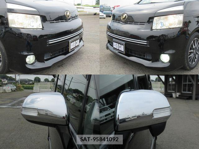 Toyota VOXY 2008-11 7458759-12