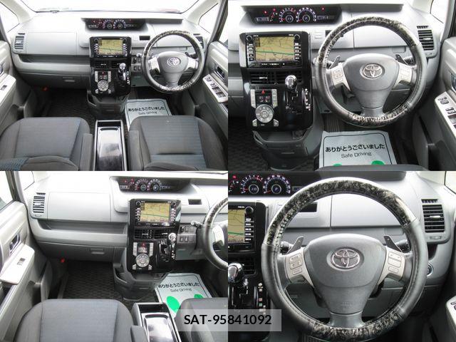 Toyota VOXY 2008-11 7458759-13