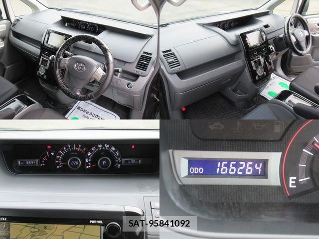 Toyota VOXY 2008-11 7458759-14