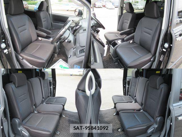Toyota VOXY 2008-11 7458759-18