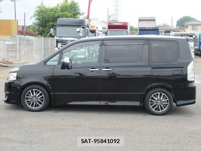Toyota VOXY 2008-11 7458759-8