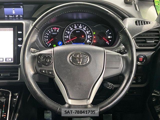 Toyota VOXY 2017-08 7458733-11