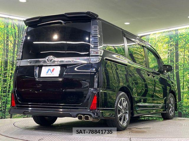 Toyota VOXY 2017-08 7458733-17