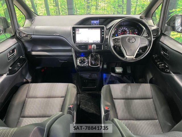 Toyota VOXY 2017-08 7458733-1