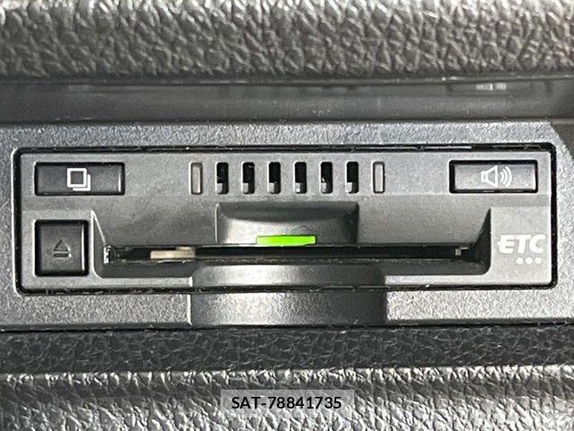 Toyota VOXY 2017-08 7458733-6