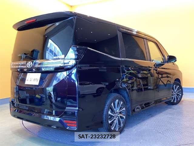 Toyota VOXY 2024-04 7458699-14