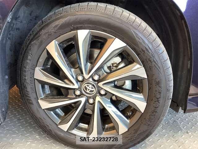 Toyota VOXY 2024-04 7458699-18