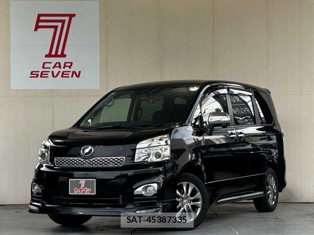 Toyota VOXY 2013-07 7458747-0