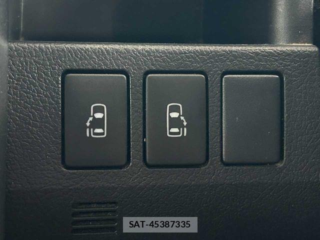 Toyota VOXY 2013-07 7458747-14