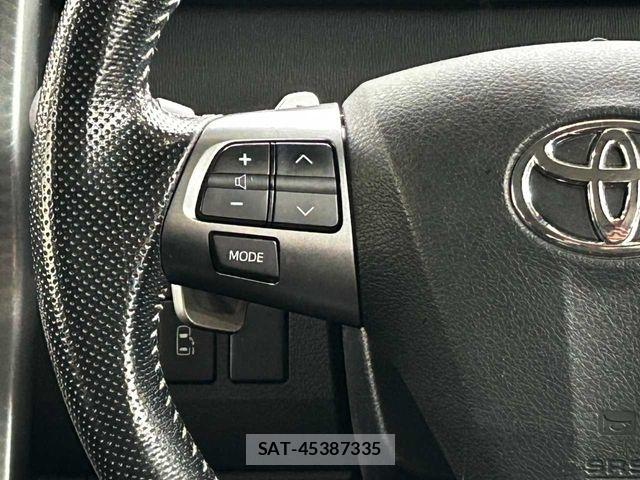 Toyota VOXY 2013-07 7458747-5
