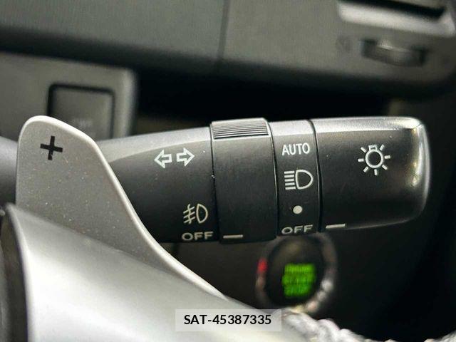 Toyota VOXY 2013-07 7458747-6
