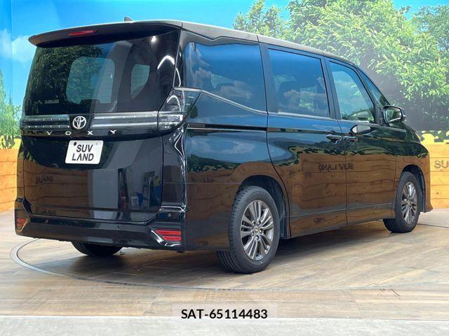 Toyota VOXY 2024-04 7458713-15