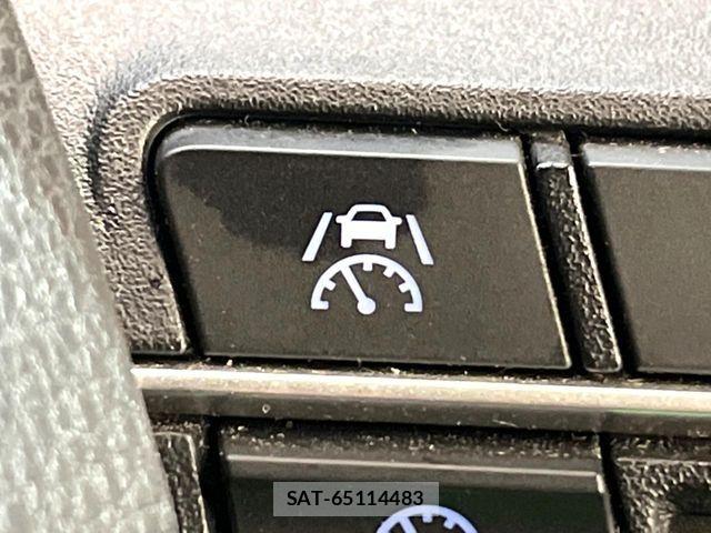 Toyota VOXY 2024-04 7458713-6