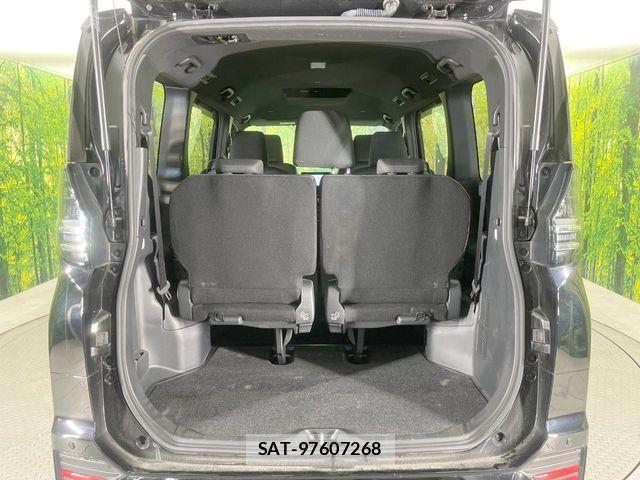 Toyota VOXY 2022-07 7458712-10