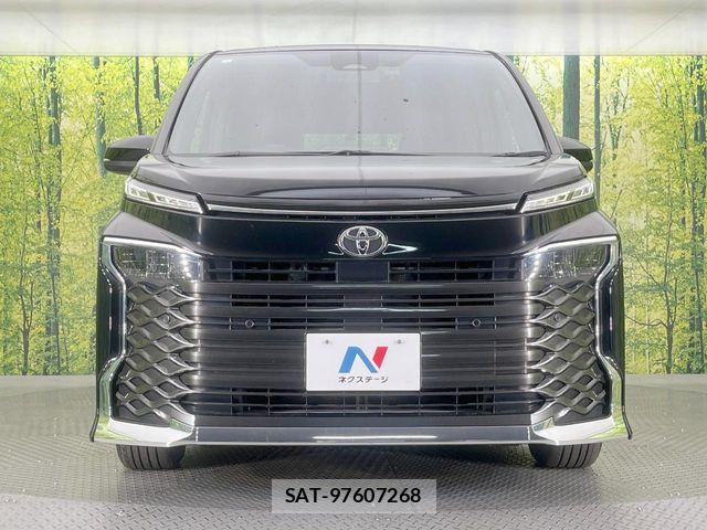 Toyota VOXY 2022-07 7458712-13