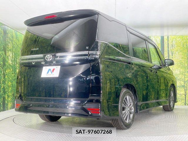 Toyota VOXY 2022-07 7458712-16