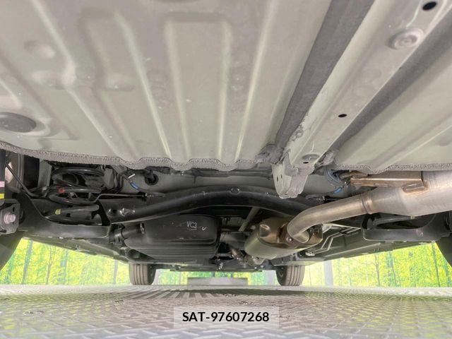 Toyota VOXY 2022-07 7458712-18