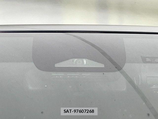 Toyota VOXY 2022-07 7458712-3