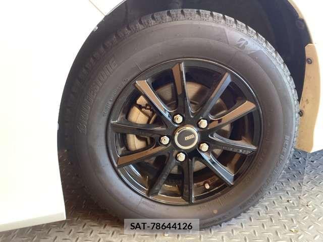 Toyota VOXY 2021-12 7458709-11