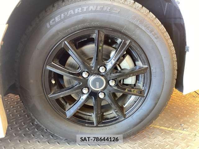 Toyota VOXY 2021-12 7458709-13