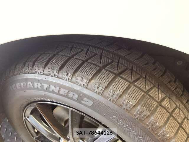 Toyota VOXY 2021-12 7458709-14