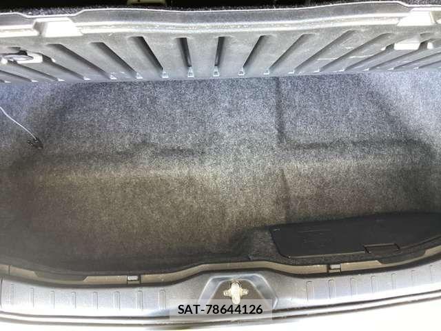 Toyota VOXY 2021-12 7458709-18