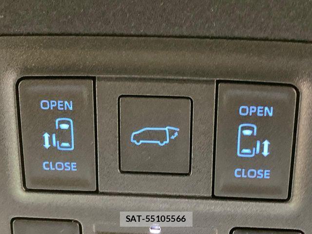 Toyota VOXY 2023-06 7458700-5