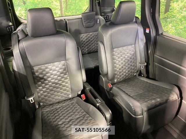 Toyota VOXY 2023-06 7458700-8