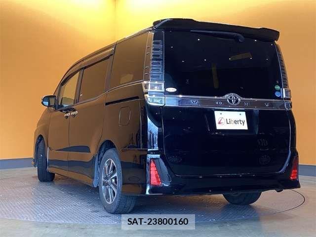 Toyota VOXY 2018-11 7458729-9