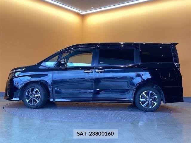 Toyota VOXY 2018-11 7458729-10