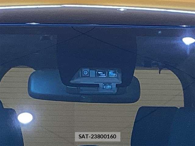 Toyota VOXY 2018-11 7458729-11
