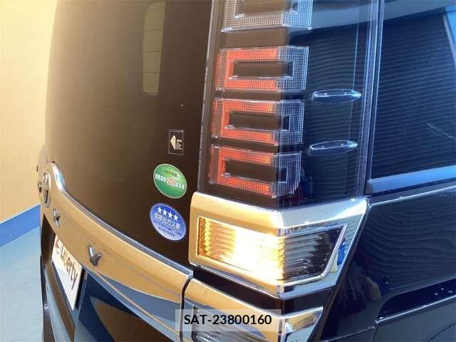 Toyota VOXY 2018-11 7458729-14