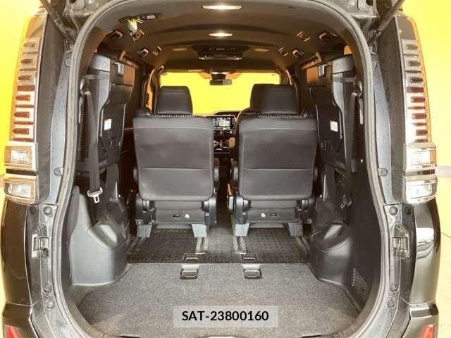 Toyota VOXY 2018-11 7458729-17