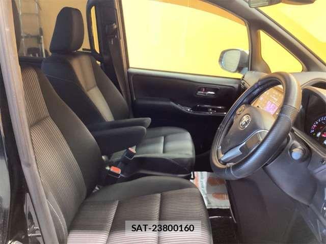 Toyota VOXY 2018-11 7458729-19