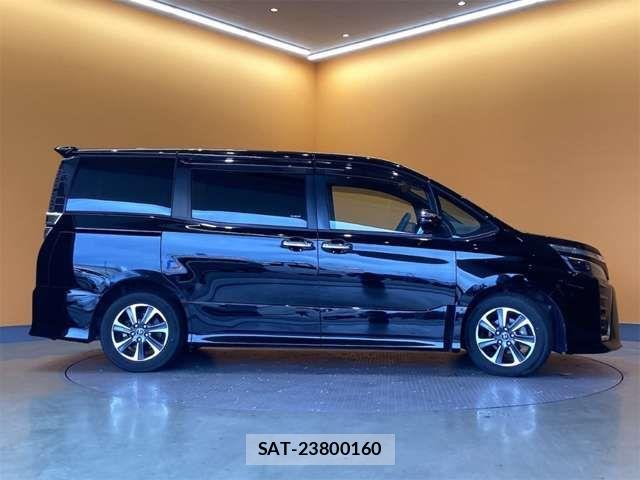 Toyota VOXY 2018-11 7458729-6