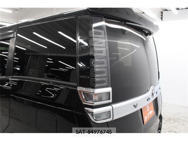 Toyota VOXY 2019-11 7458728-17