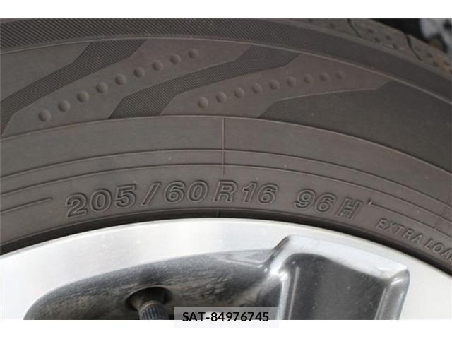 Toyota VOXY 2019-11 7458728-21
