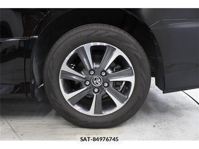 Toyota VOXY 2019-11 7458728-24