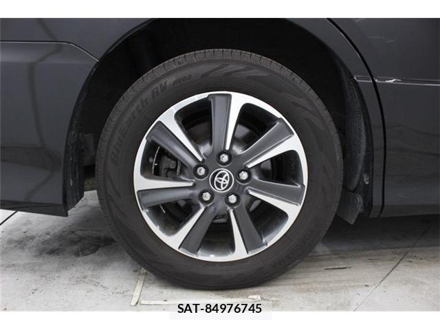 Toyota VOXY 2019-11 7458728-25