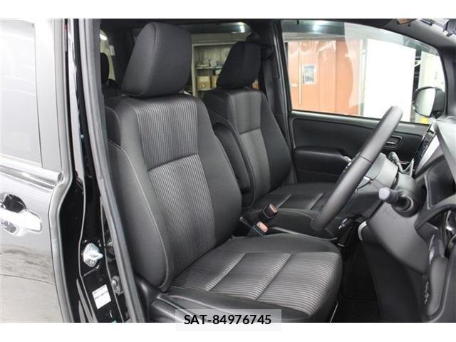 Toyota VOXY 2019-11 7458728-26