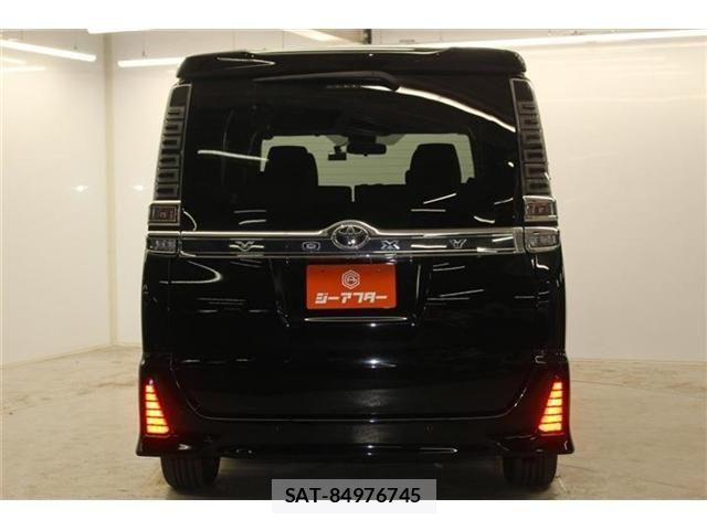 Toyota VOXY 2019-11 7458728-5