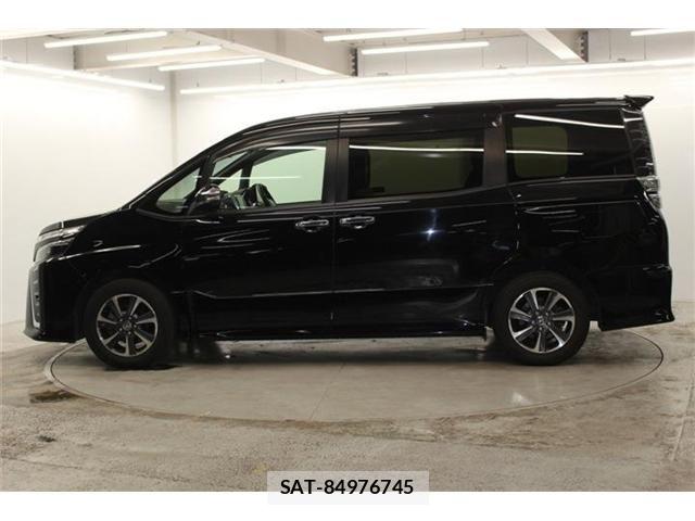 Toyota VOXY 2019-11 7458728-7